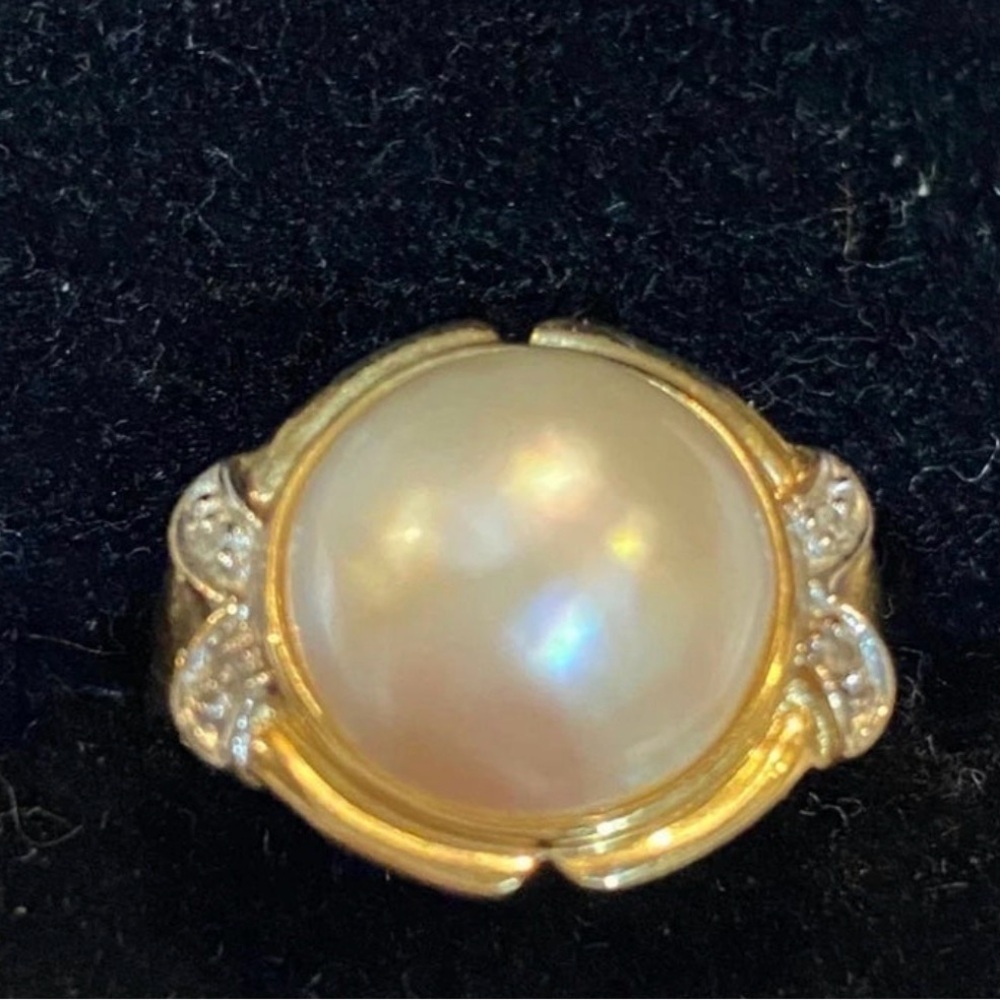 14k Yellow Gold Mabe Pearl and Diamond Ring Size 6. Marked 14k - Picture 4 of 8